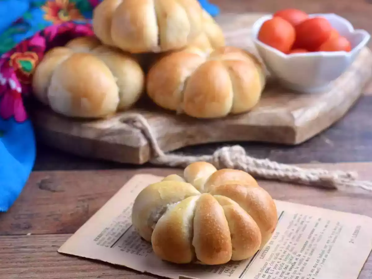 Pains moelleux farcis à la viande hachée