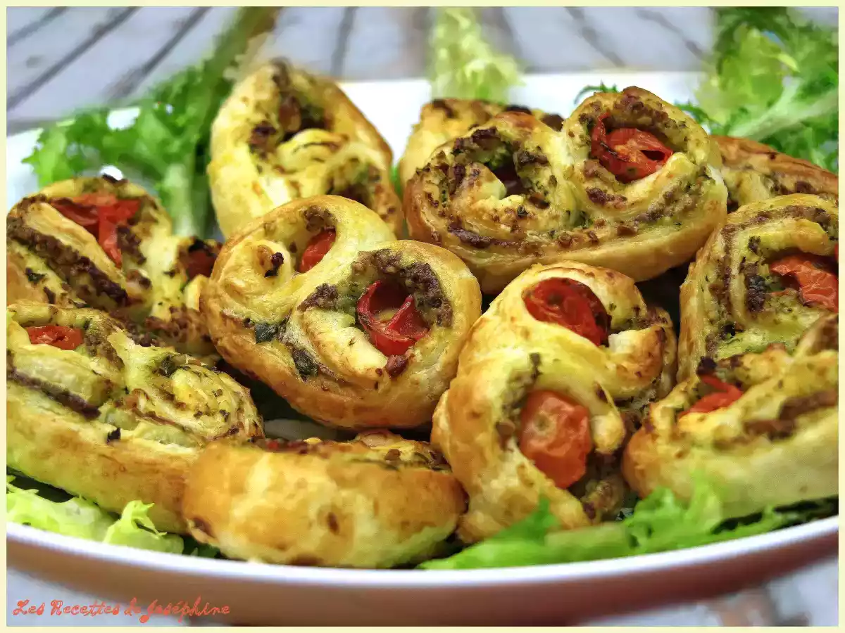 Palmiers au basilic, pignons et tomates cerises