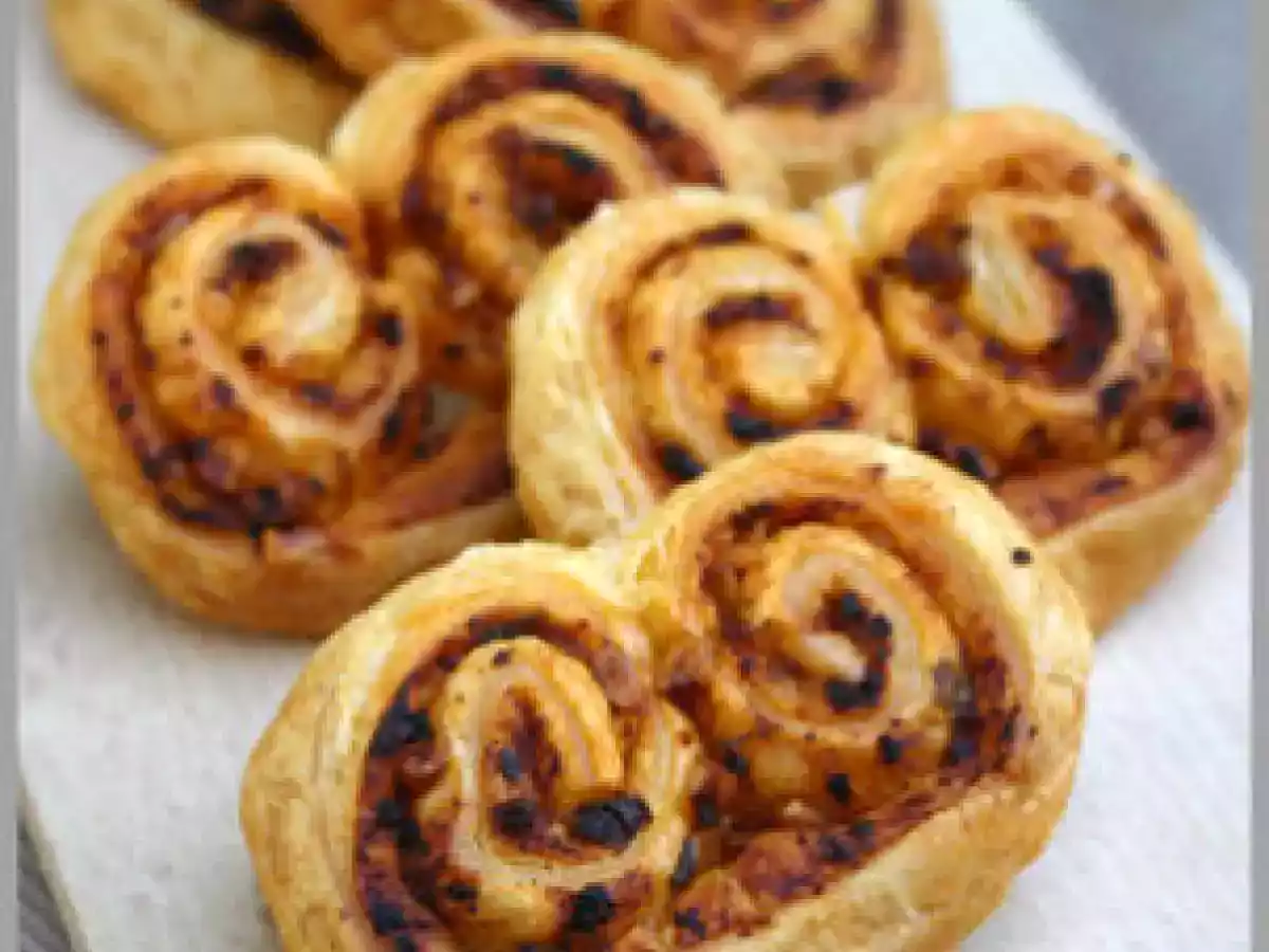Palmiers au pesto rosso, pignons et basilic