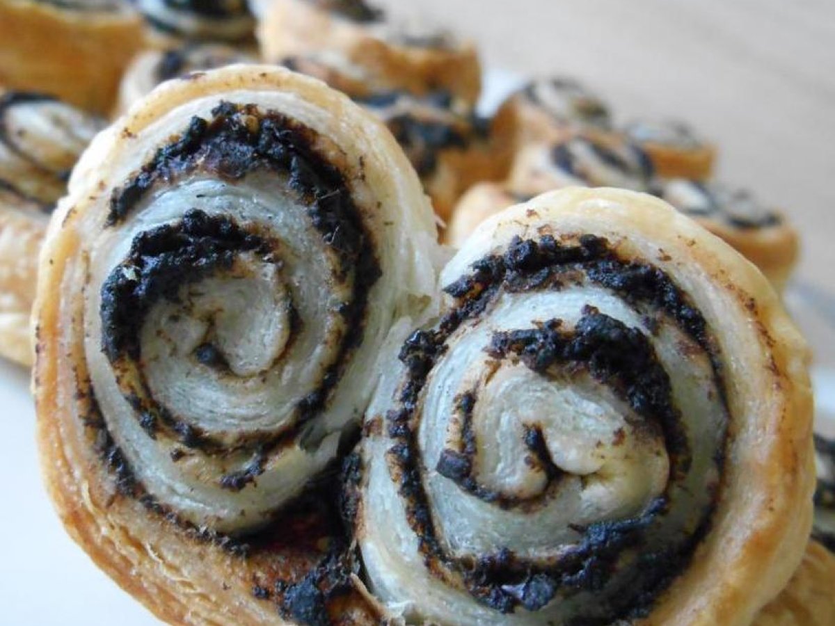 Palmiers feuilletés à la tapenade noire Recette Ptitchef