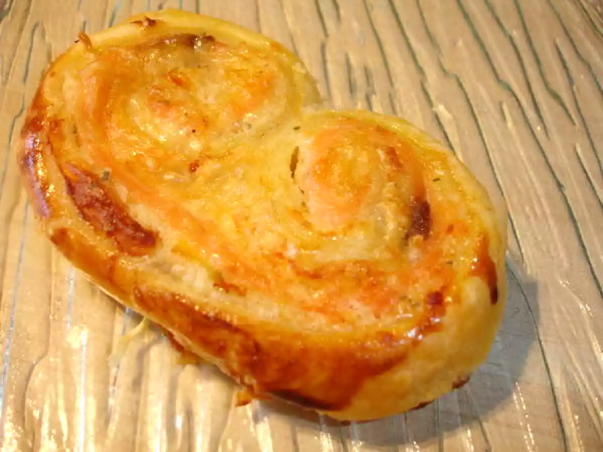 PALMIERS FEUILLETES AU SAUMON FUME ET TARTARE - photo 2
