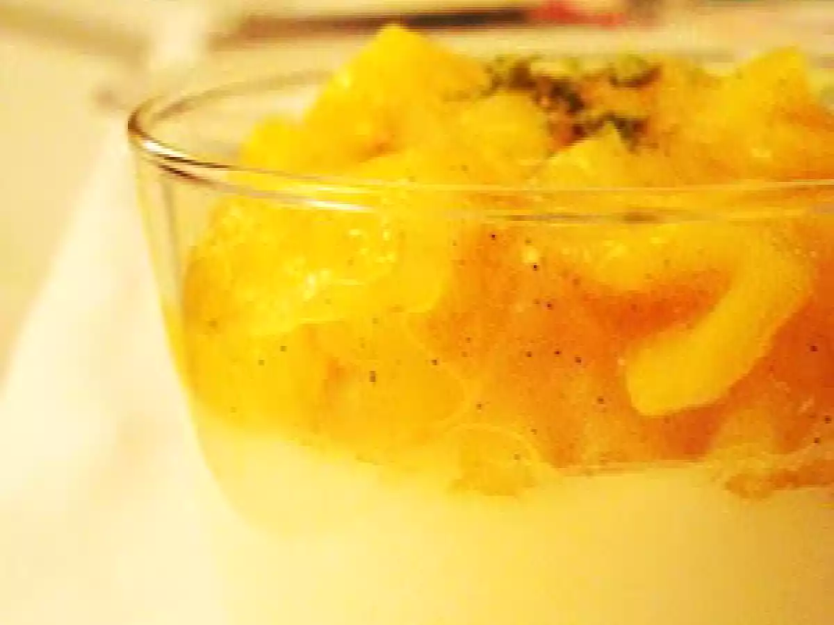 Panacotta au lait de coco, compotée de mangue à la vanille