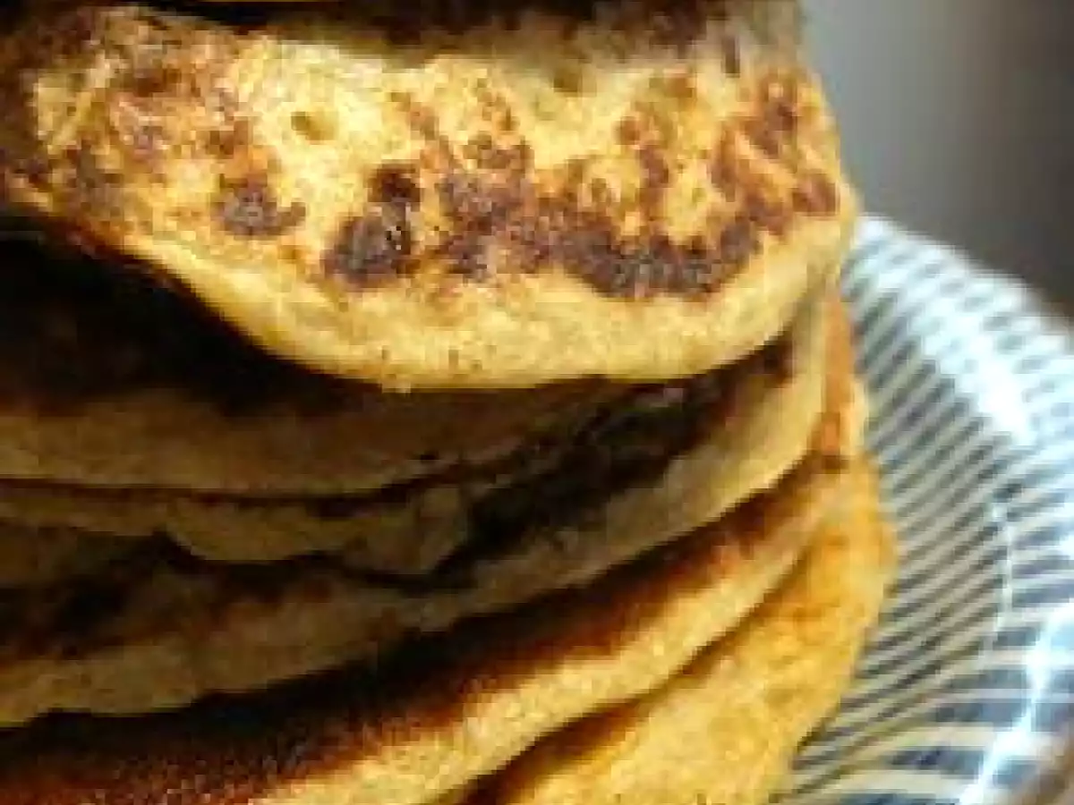 Pancakes à la farine de seigle et aux raisins secs