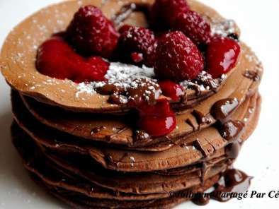 Pancakes chocolat et coulis de framboise