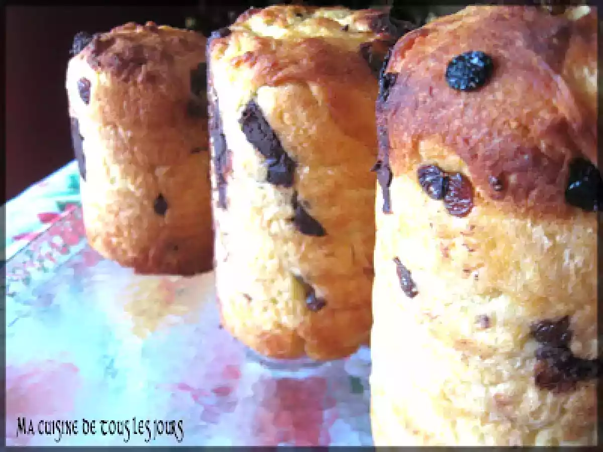 Panettone aux écorces d'orange confites et au chocolat noir