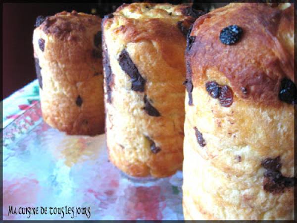 Panettone aux écorces d'orange confites et au chocolat noir