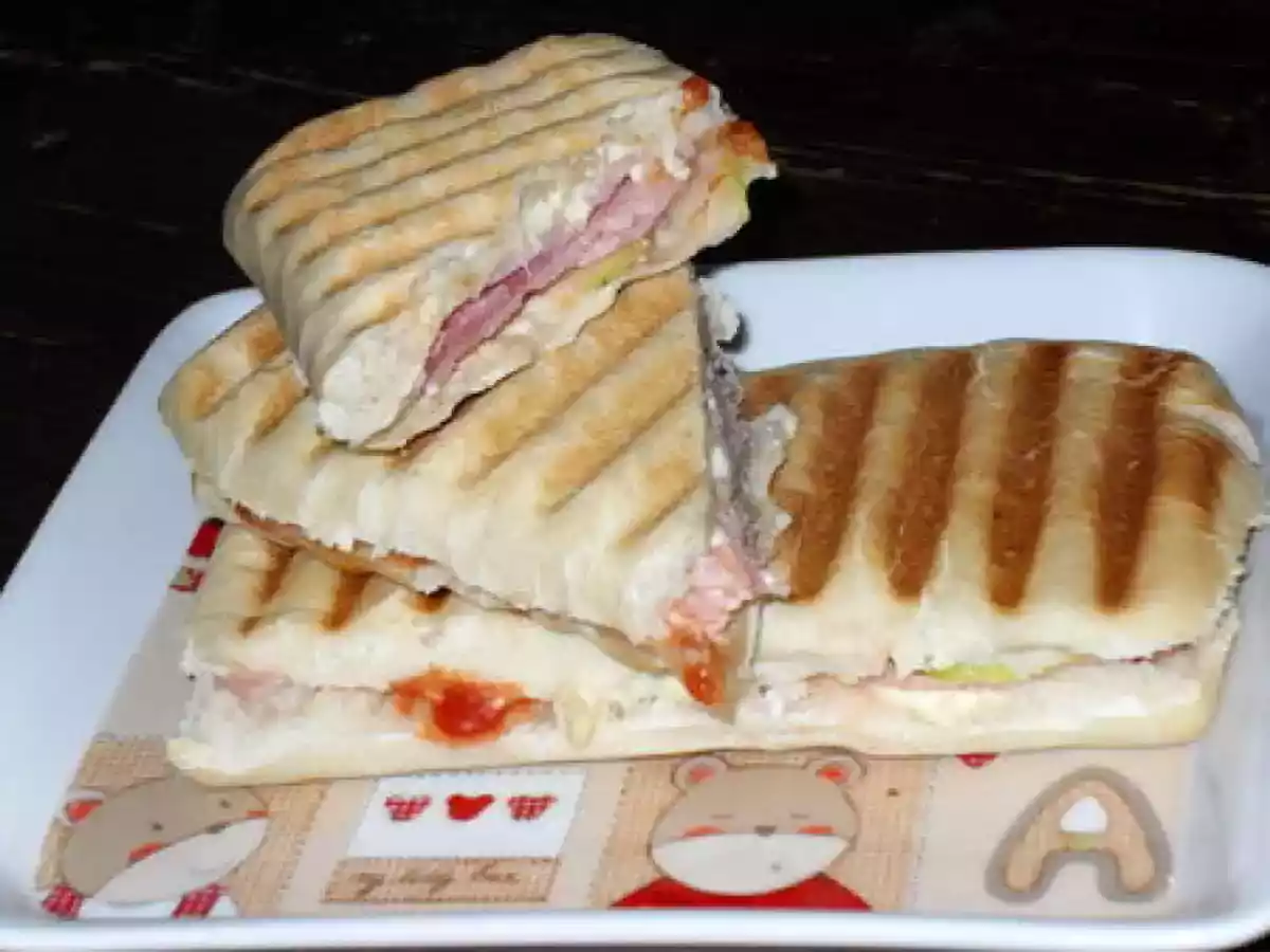 Panini courgette-jambon-vache qui rit