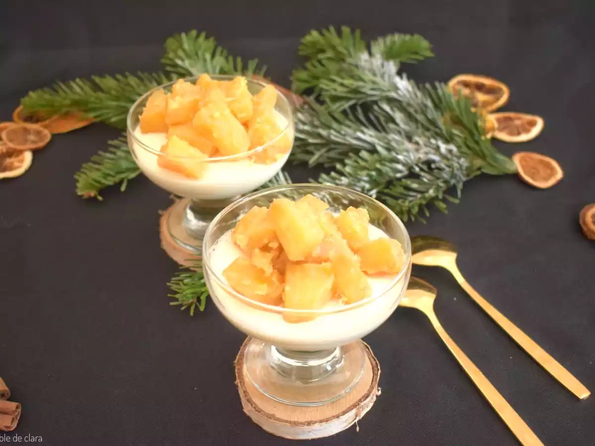 Panna cotta à l'ananas frais caramélisé