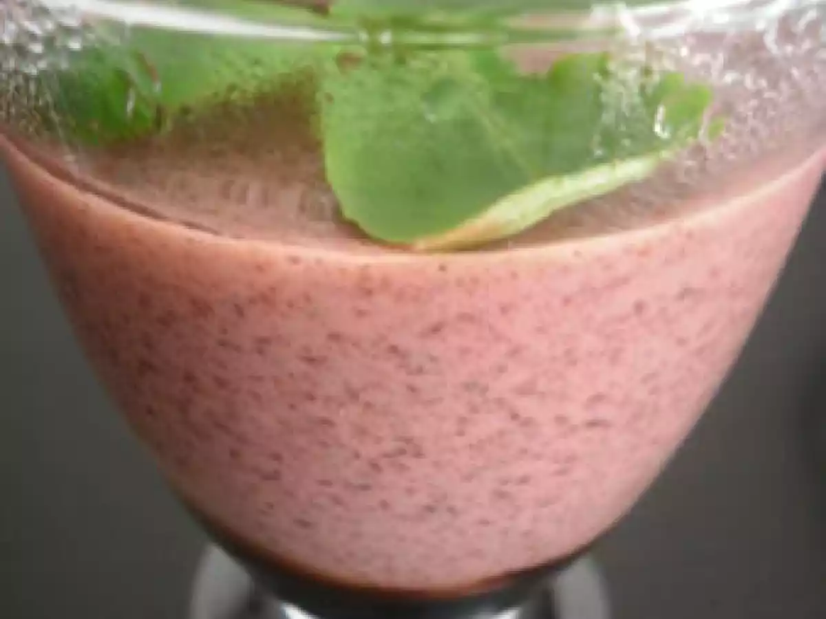 Panna cotta à la betterave sur sa gelée de vinaigre balsamique.