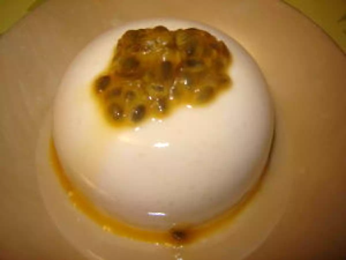 Panna cotta à la coco et au maracuja