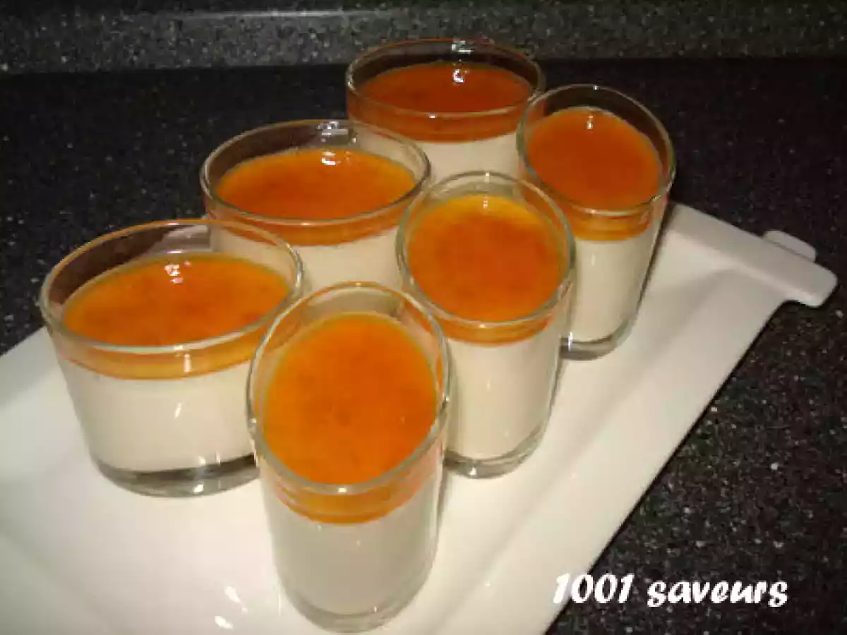 Panna cotta à la vanille et confiture d'abricots aux calissons