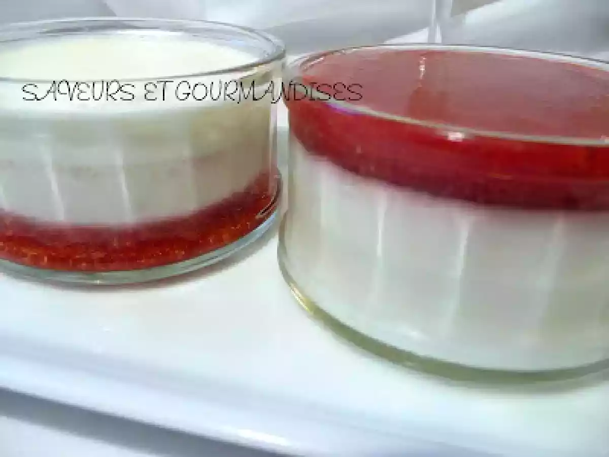 Panna cotta à la vanille et sa gelée de fraises.