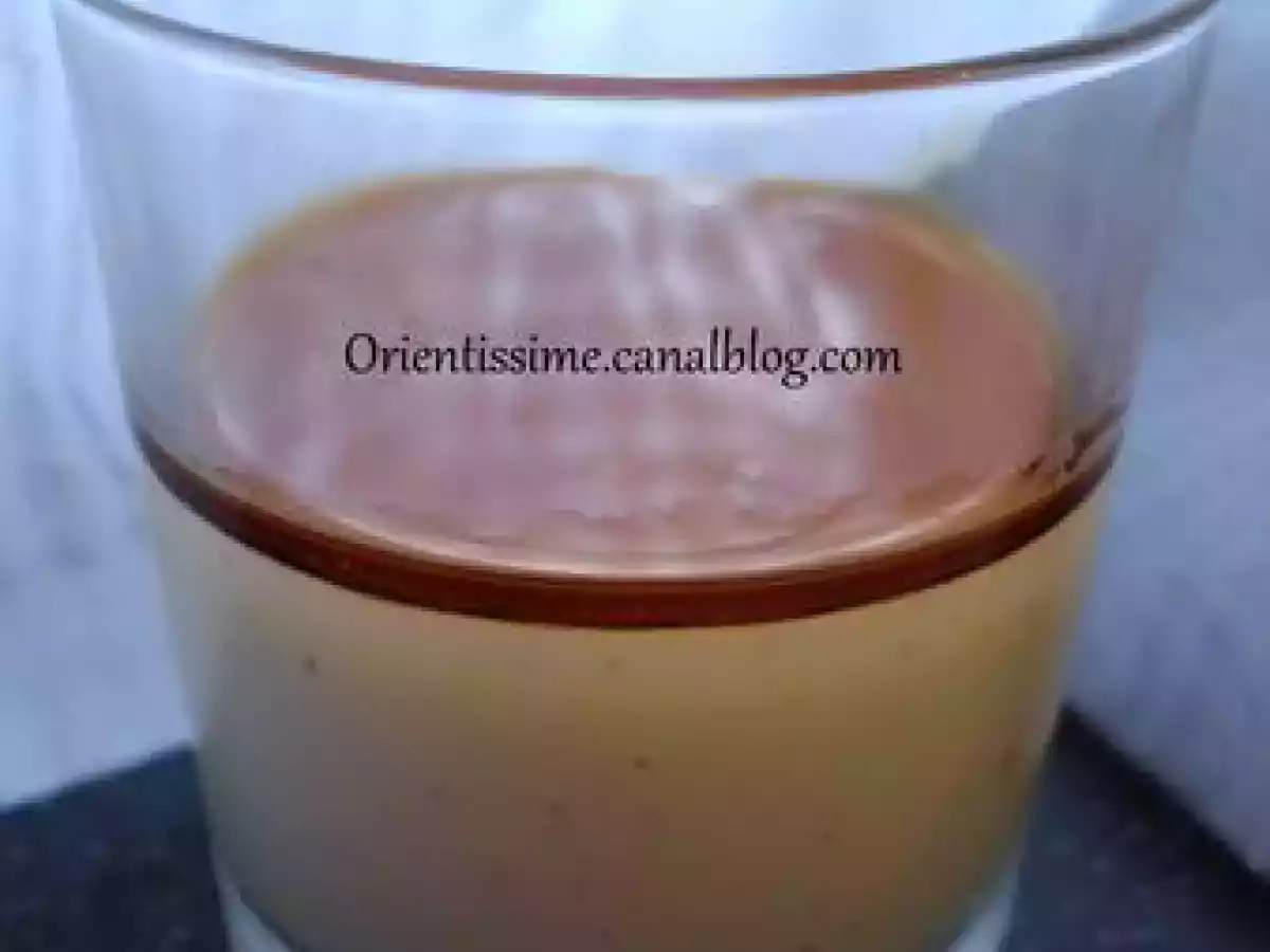 Panna-cotta au babeurre, agar-agar et sauce caramel