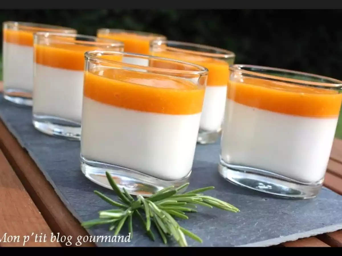 Panna cotta au romarin et coulis d'abricot