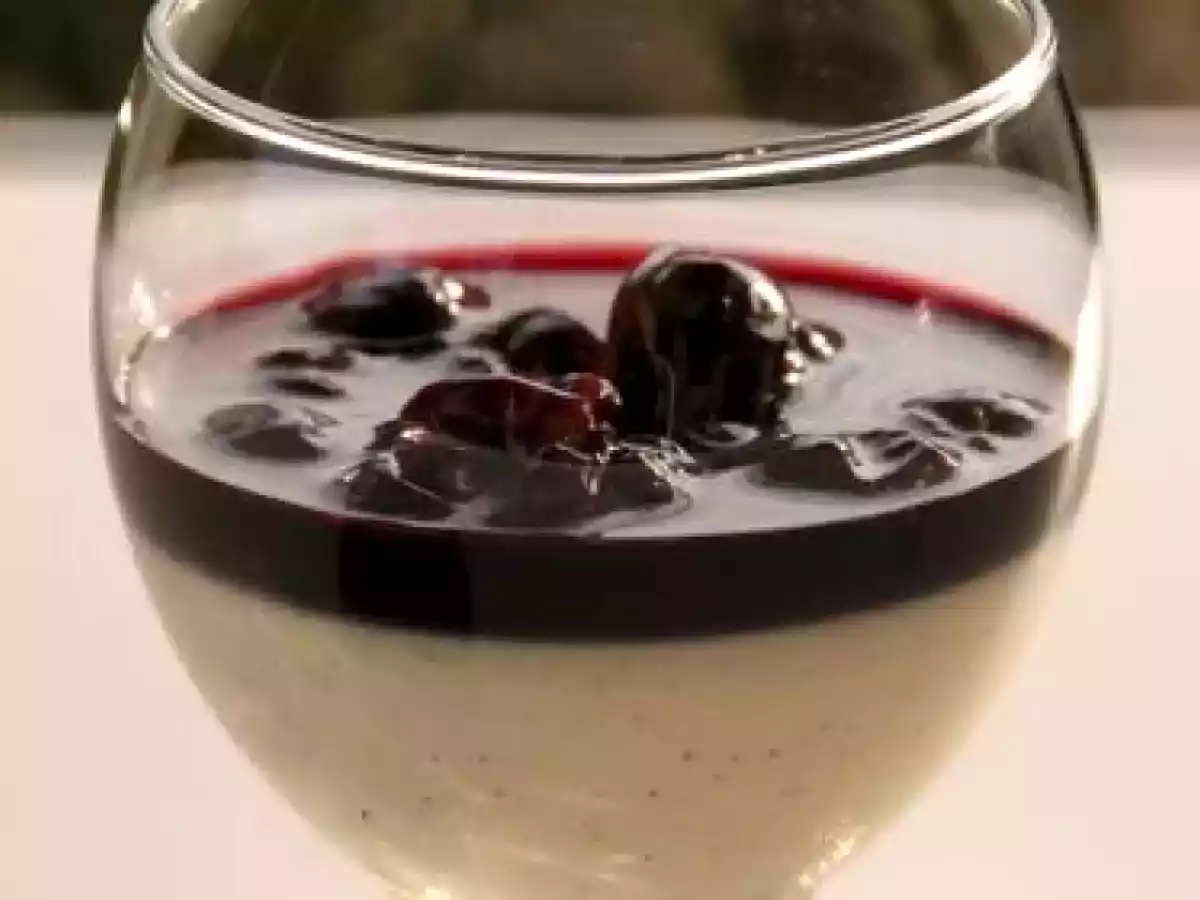 Panna cotta aux cerises noires