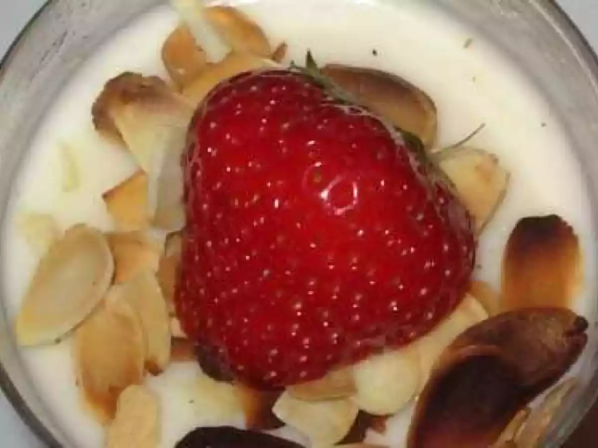 Panna cotta aux fraises et à la rhubarbe - photo 2