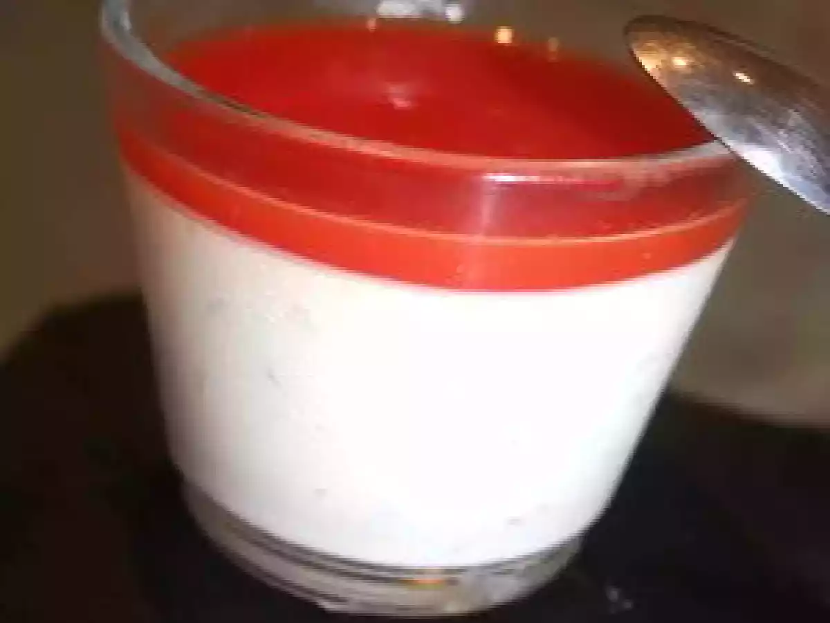 PANNA COTTA AUX HERBES ET COULIS DE TOMATE
