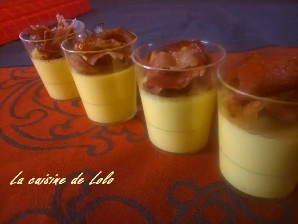 Panna cotta aux poivrons jaunes, chips de jambon serrano