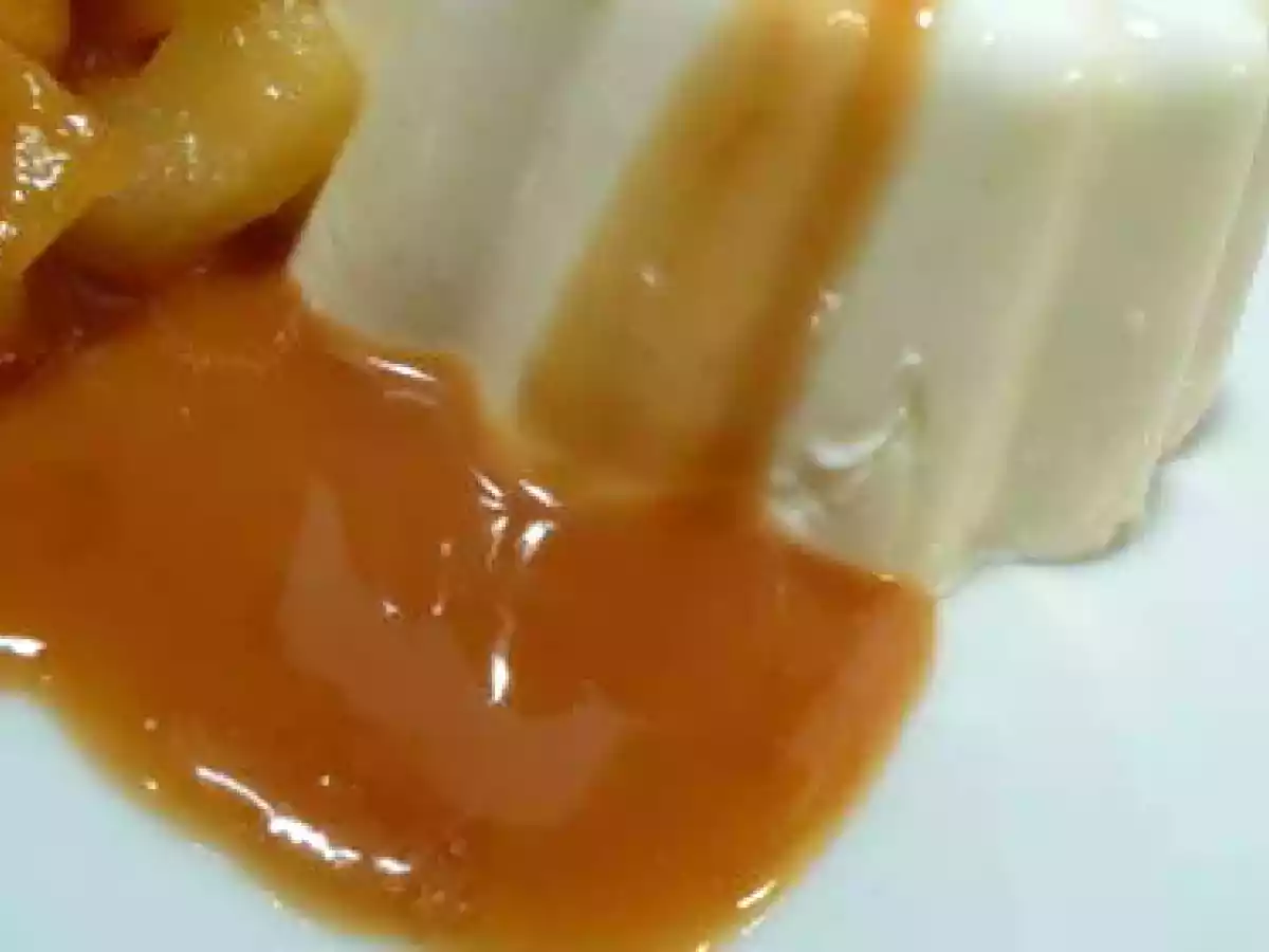 Panna Cotta aux pommes et caramel salé. - photo 2