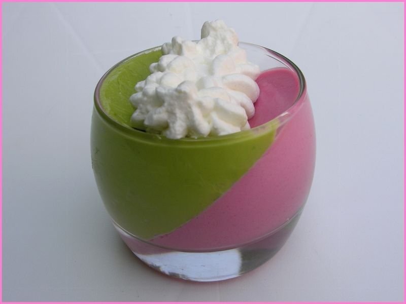 Pannacotta betterave et mousse d'avocat à la crème de neufchâtel