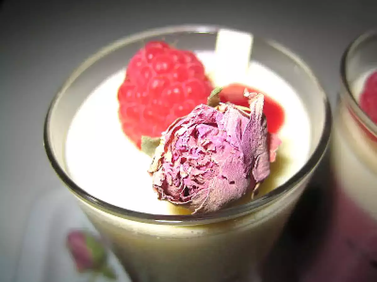 Panna Cotta bicolore, framboise et amande amère - photo 2