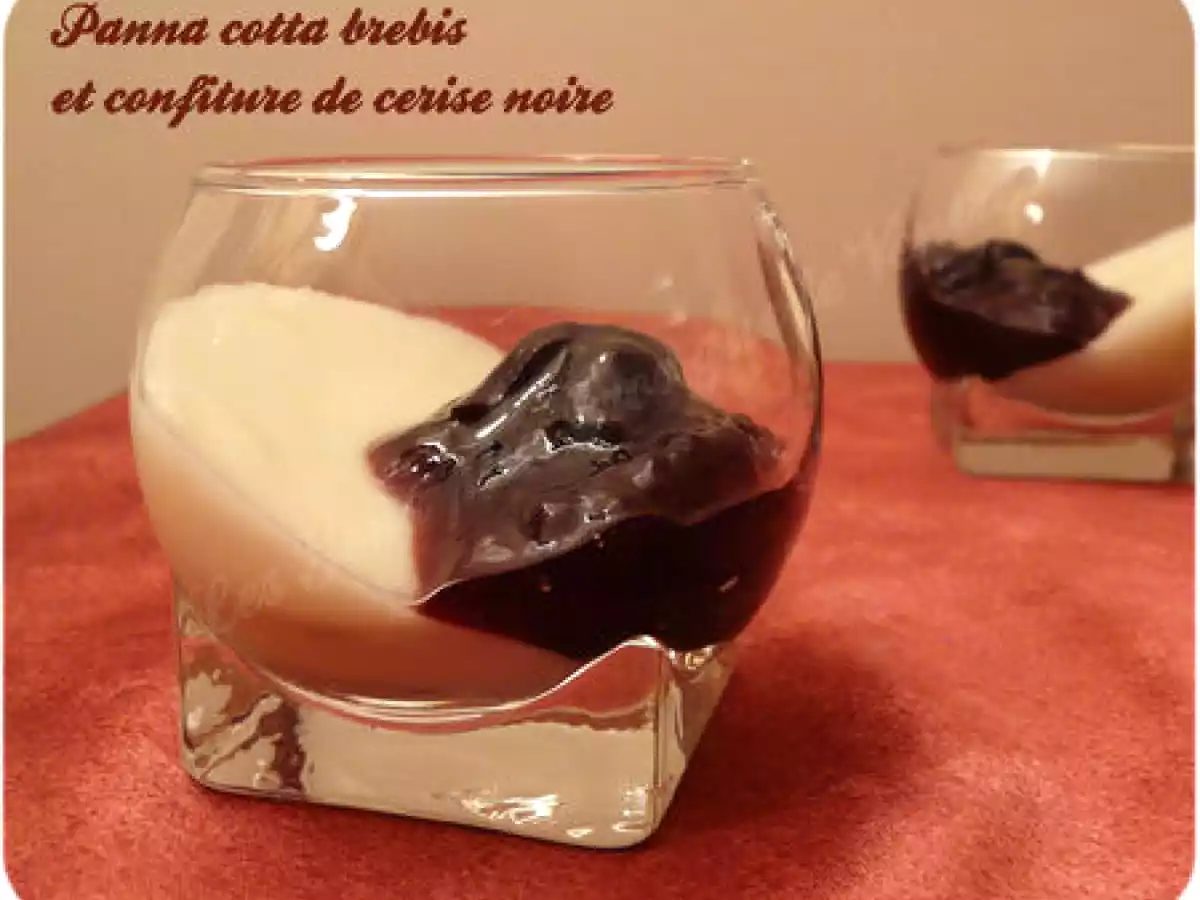 Panna cotta brebis et confiture de cerise noire