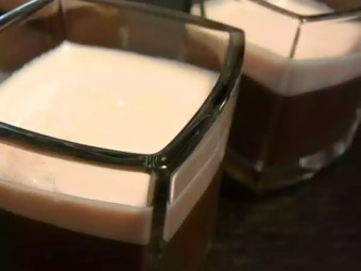 Panna cotta chocolatée à la mûre et crème de ricotta à la fraise