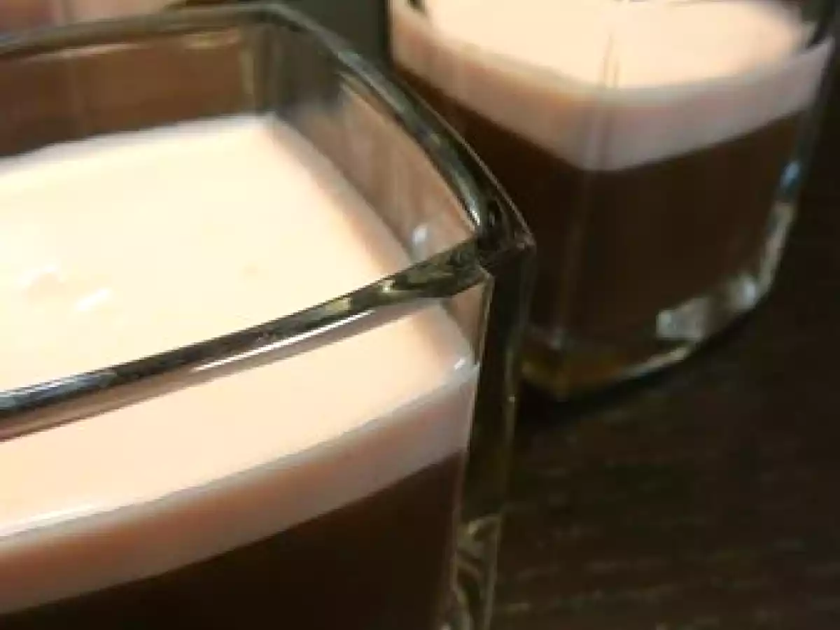 Panna cotta chocolatée à la mûre et crème de ricotta à la fraise - photo 2