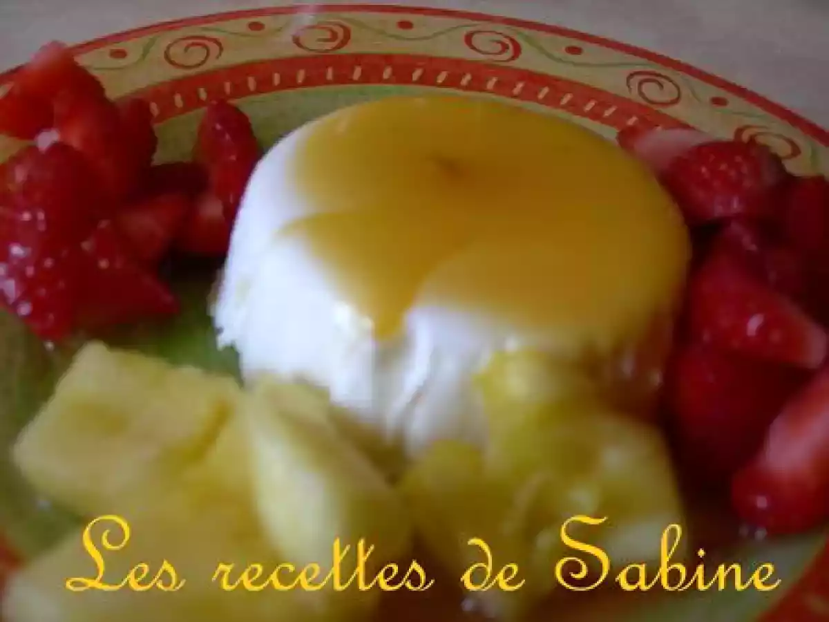 Panna cotta, coulis exotique, fraises, ananas - photo 2