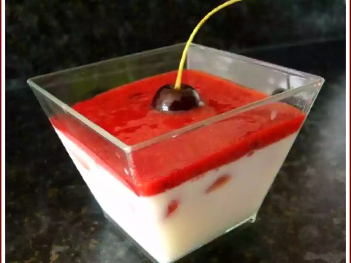 Panna cotta légère fraise coco à l'agar-agar