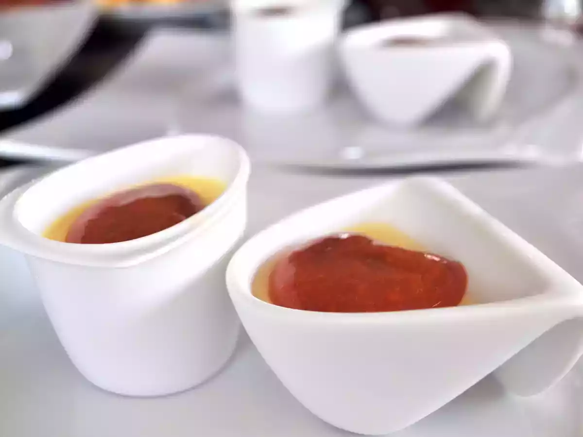 Panna cotta moelleuse coulis épicé aux abricots - photo 2