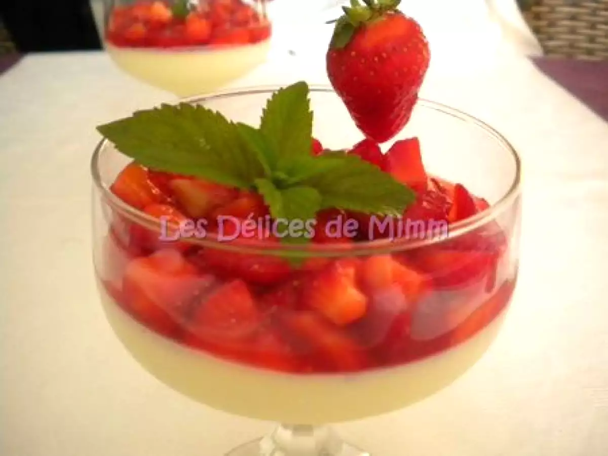 Panna cotta, tartare de fraises à la fleur d'oranger