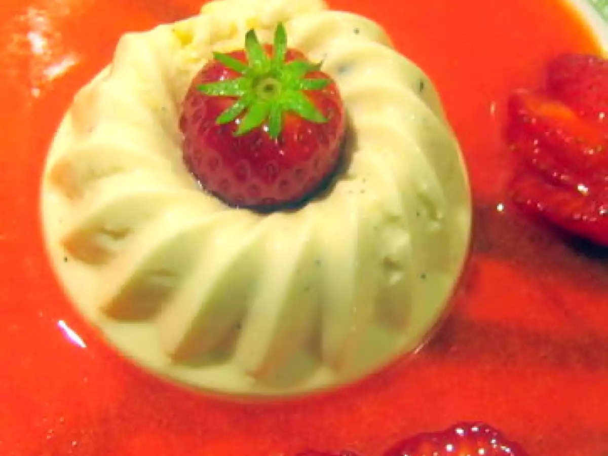 Panna cotta toute simple à la vanille et surplus de fraises - photo 2