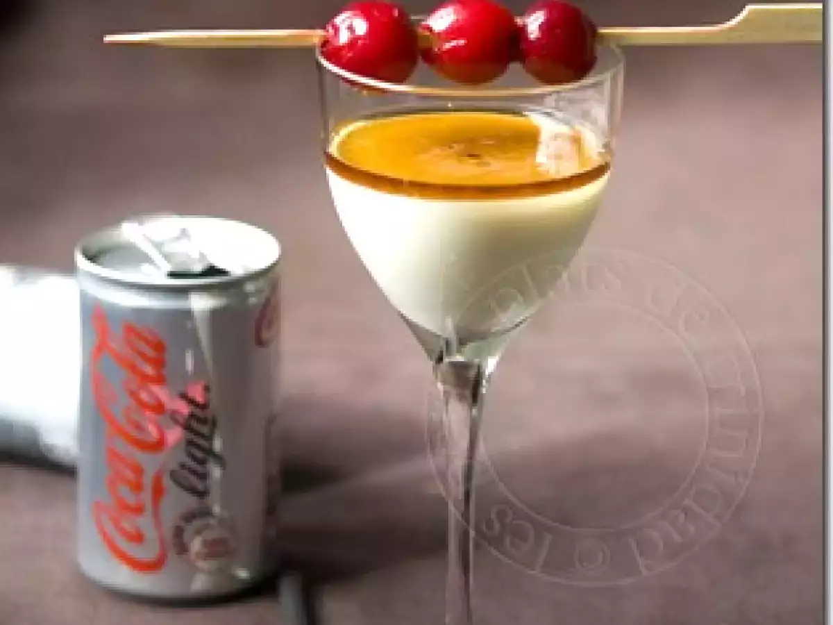 Panna cotta, zeste de citron et gelée de Coca Cola