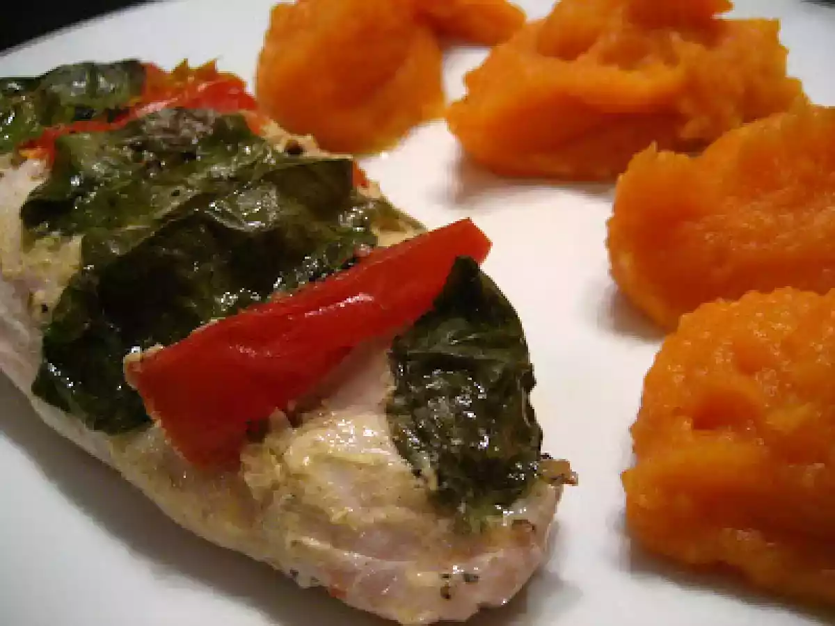 Papillote de poulet, tomate et basilic