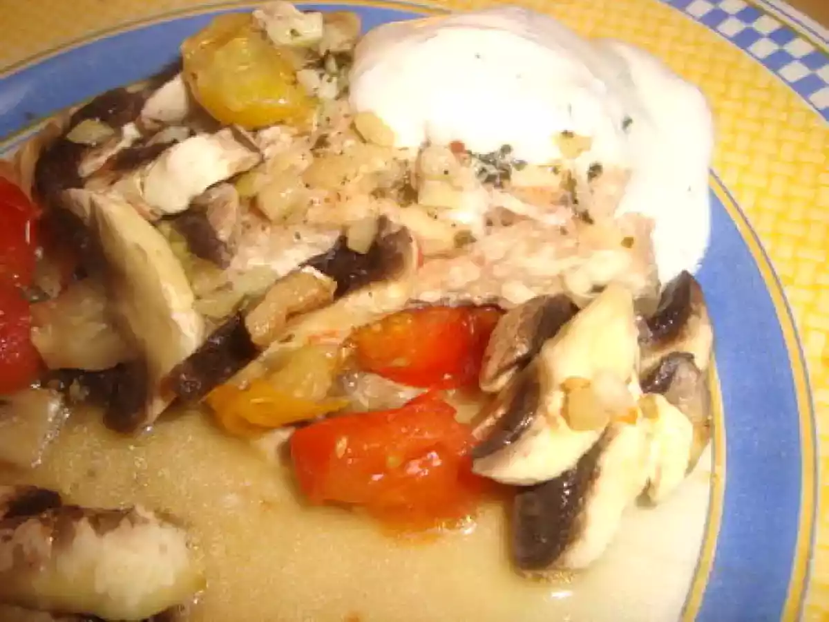 Papillotes de saumon aux tomates cerise et aux champignons, sauce au fromage blanc - photo 4