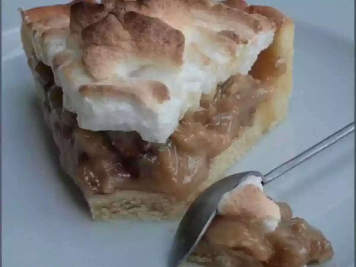 **Parce que c?est encore l?automne : Une Tarte meringuée au caramel et aux noix**