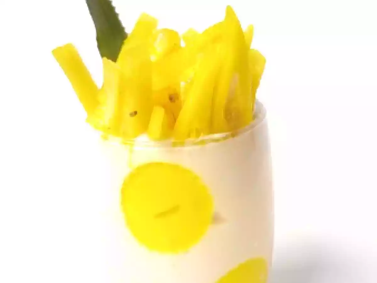 Parfait au chocolat blanc et ananas façon verrine