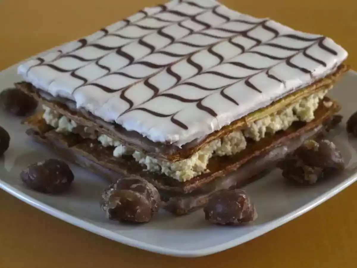 Parfait glaçage - Mille-feuille crème de marrons et brisures de marrons glacés