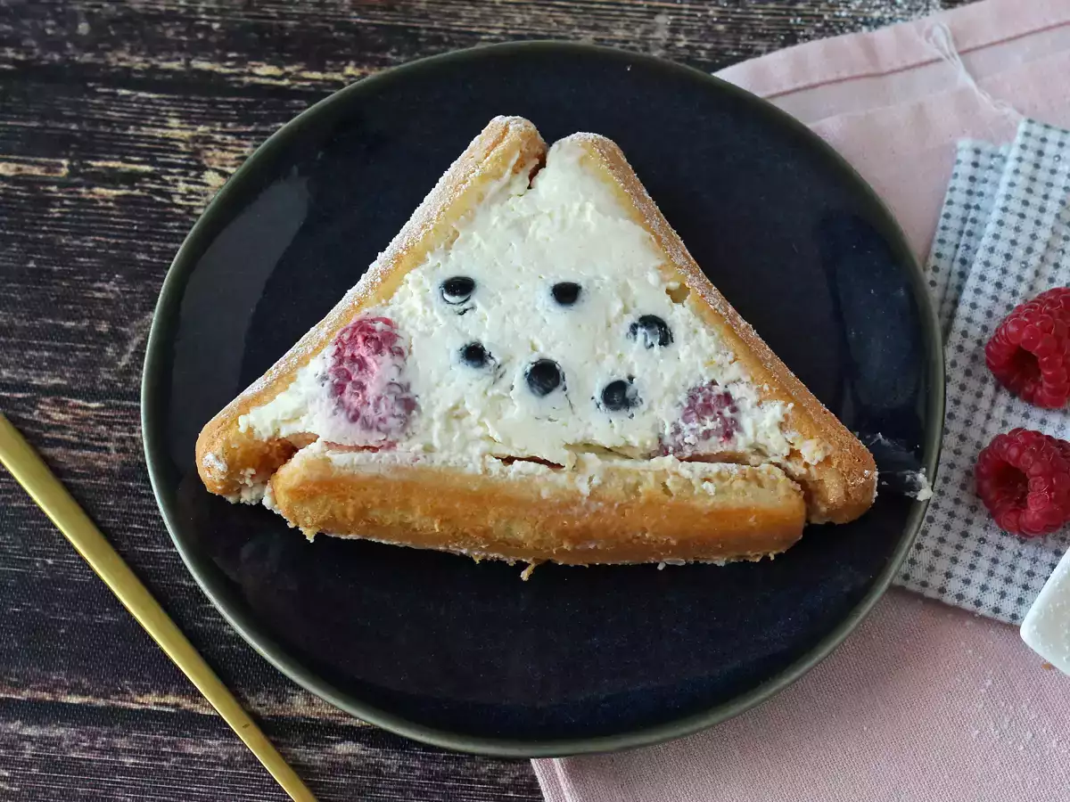 Pas besoin de moule pour réaliser cette bûche aux fruits rouges! - photo 2