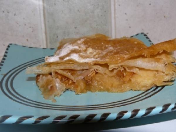 Pastilla aux pommes et noix au caramel à ma facon.