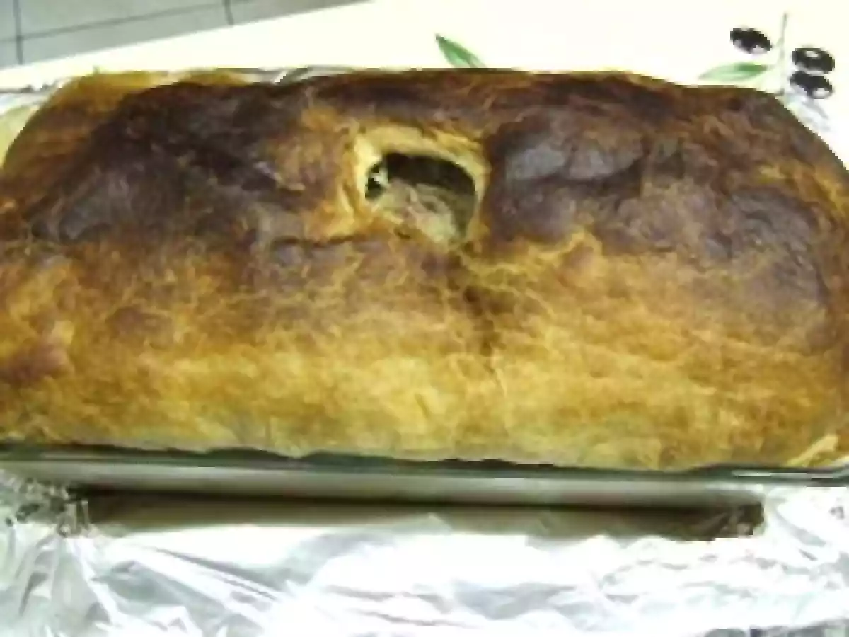 Pâté en croûte maison et foie gras sur toasts chauds