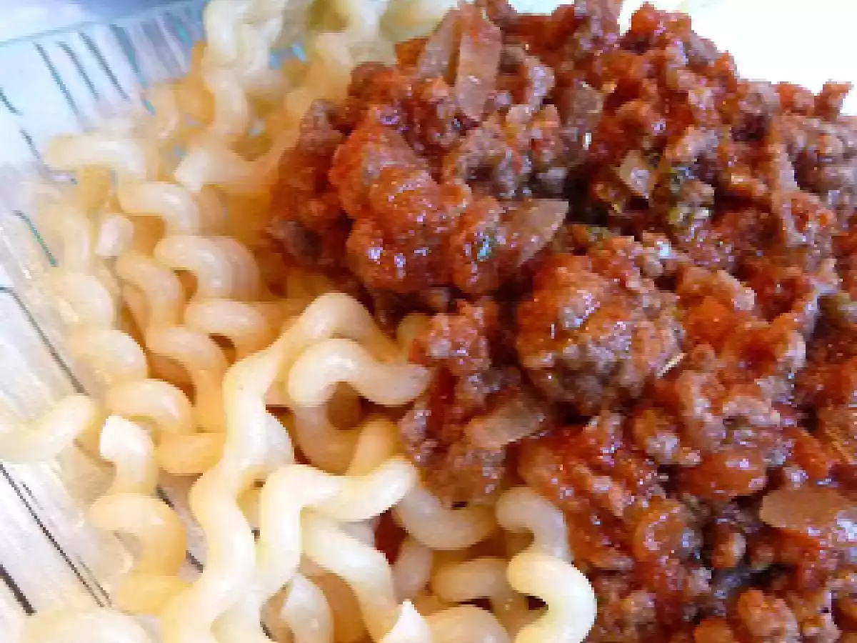 Pâtes à la bolognaise simples et efficaces