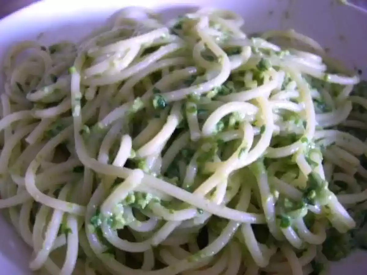 Pâtes à la crème de petits pois et de roquette