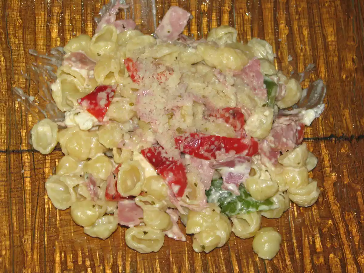 Pâtes à la féta et aux poivrons