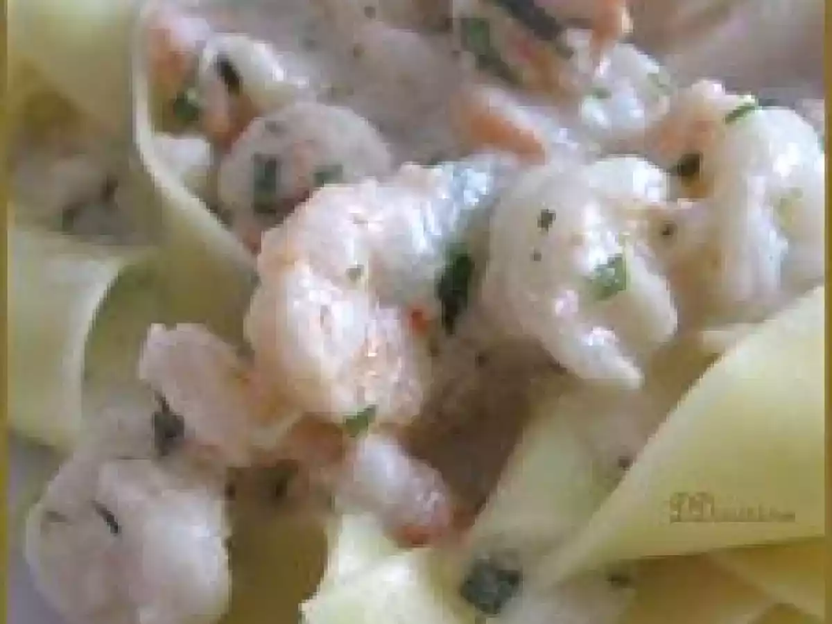 Pâtes à la sauce aux fruits de mer et à la crème. - photo 2