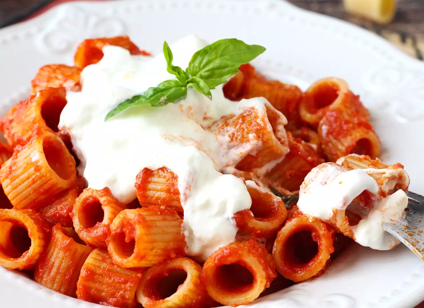 Pâtes à la tomate et stracciatella : un plat gourmand prêt en 10 minutes !