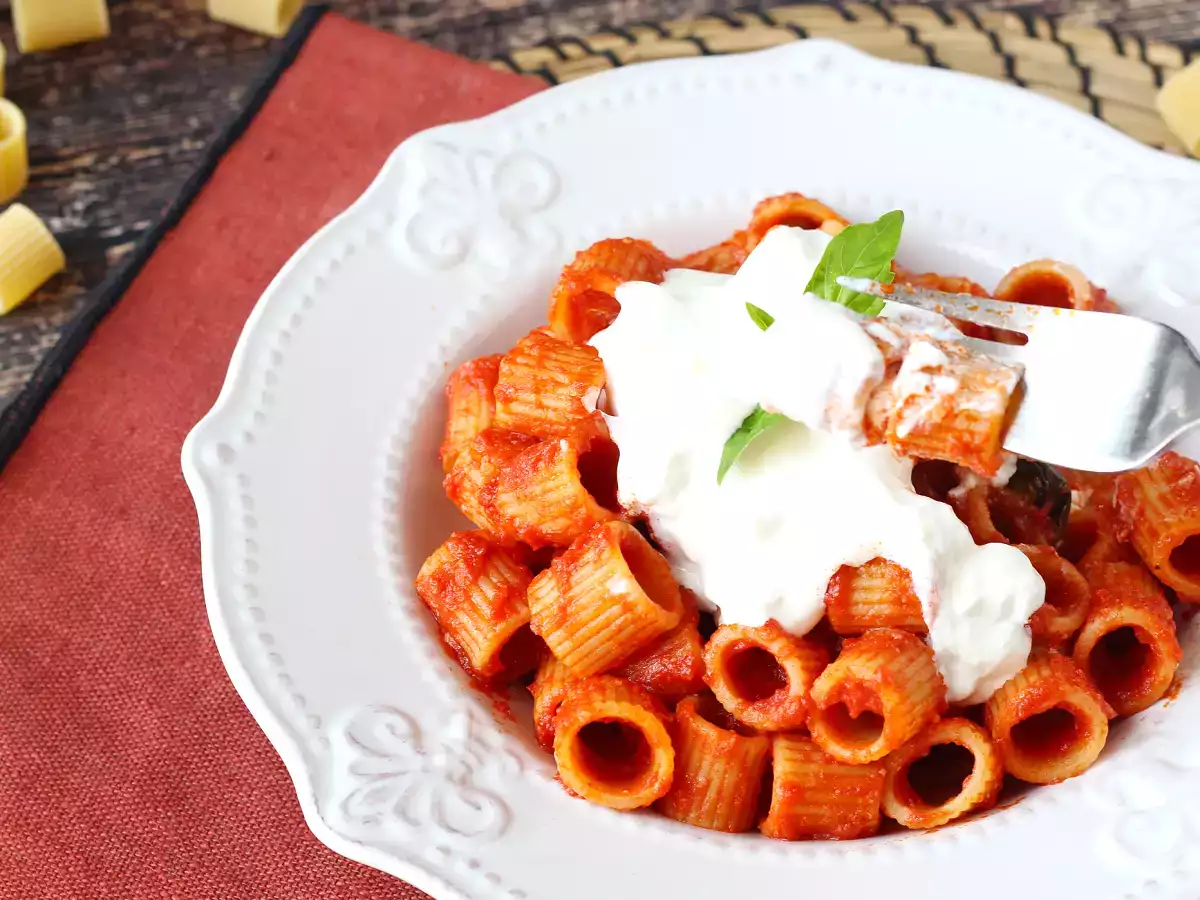 Pâtes à la tomate et stracciatella : un plat gourmand prêt en 10 minutes ! - photo 4