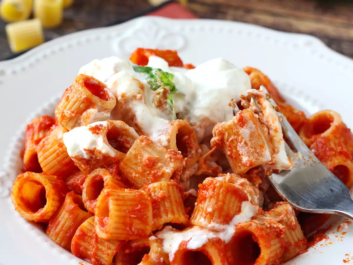 Pâtes à la tomate et stracciatella : un plat gourmand prêt en 10 minutes ! - photo 7
