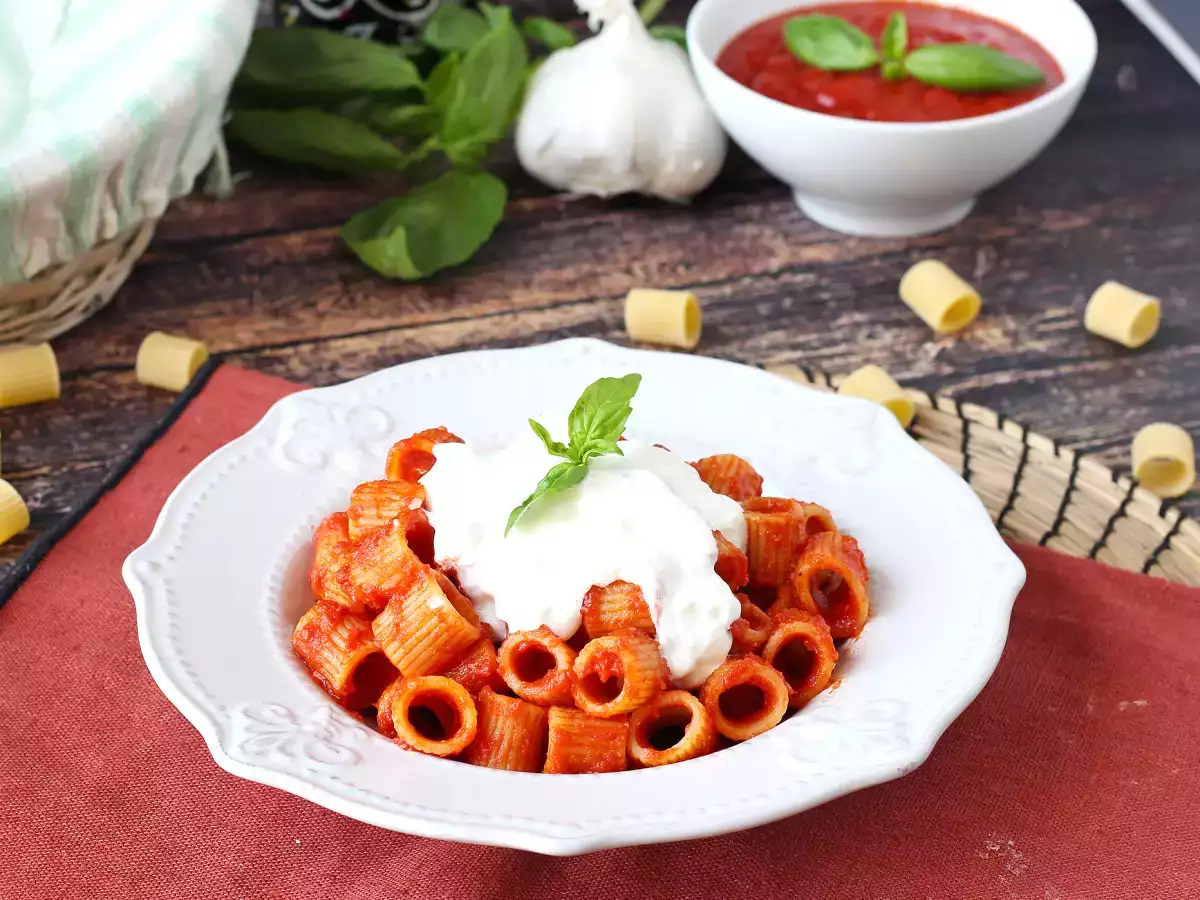 Pâtes à la tomate et stracciatella : un plat gourmand prêt en 10 minutes ! - photo 8